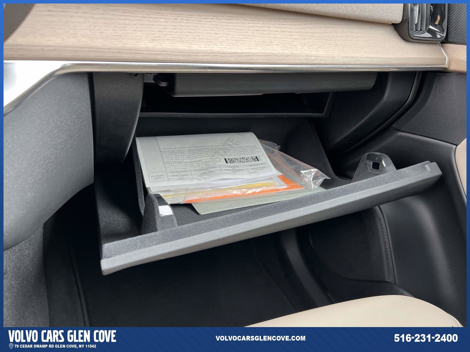 Certified 2025 Volvo XC90 T8 Plus AWD/4WD image 34