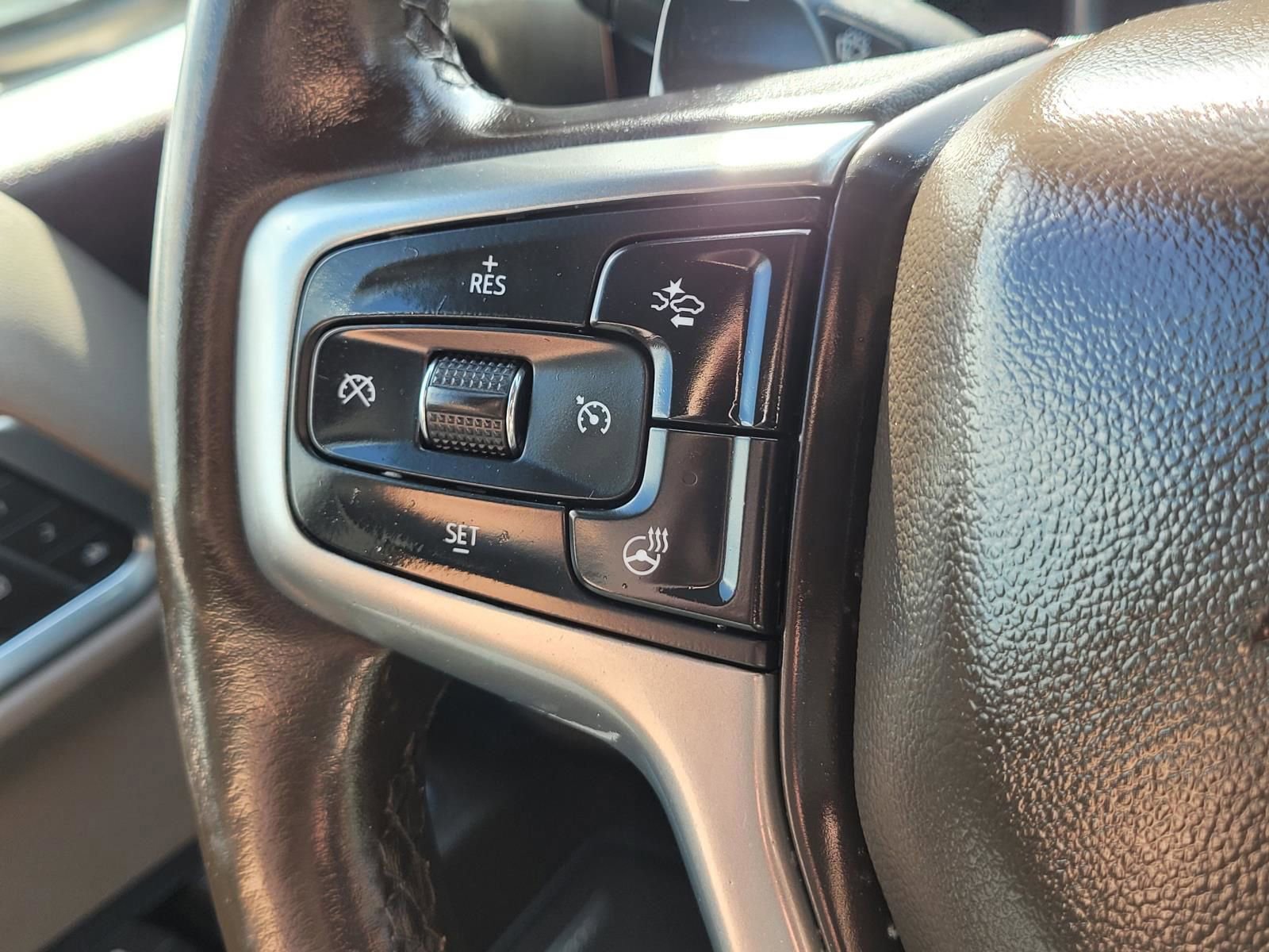 Used 2022 Chevrolet Silverado 1500 LTZ AWD/4WD image 31