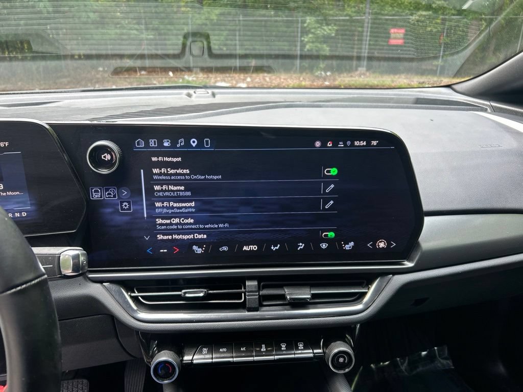 Used 2025 Chevrolet Equinox EV RS FWD image 19
