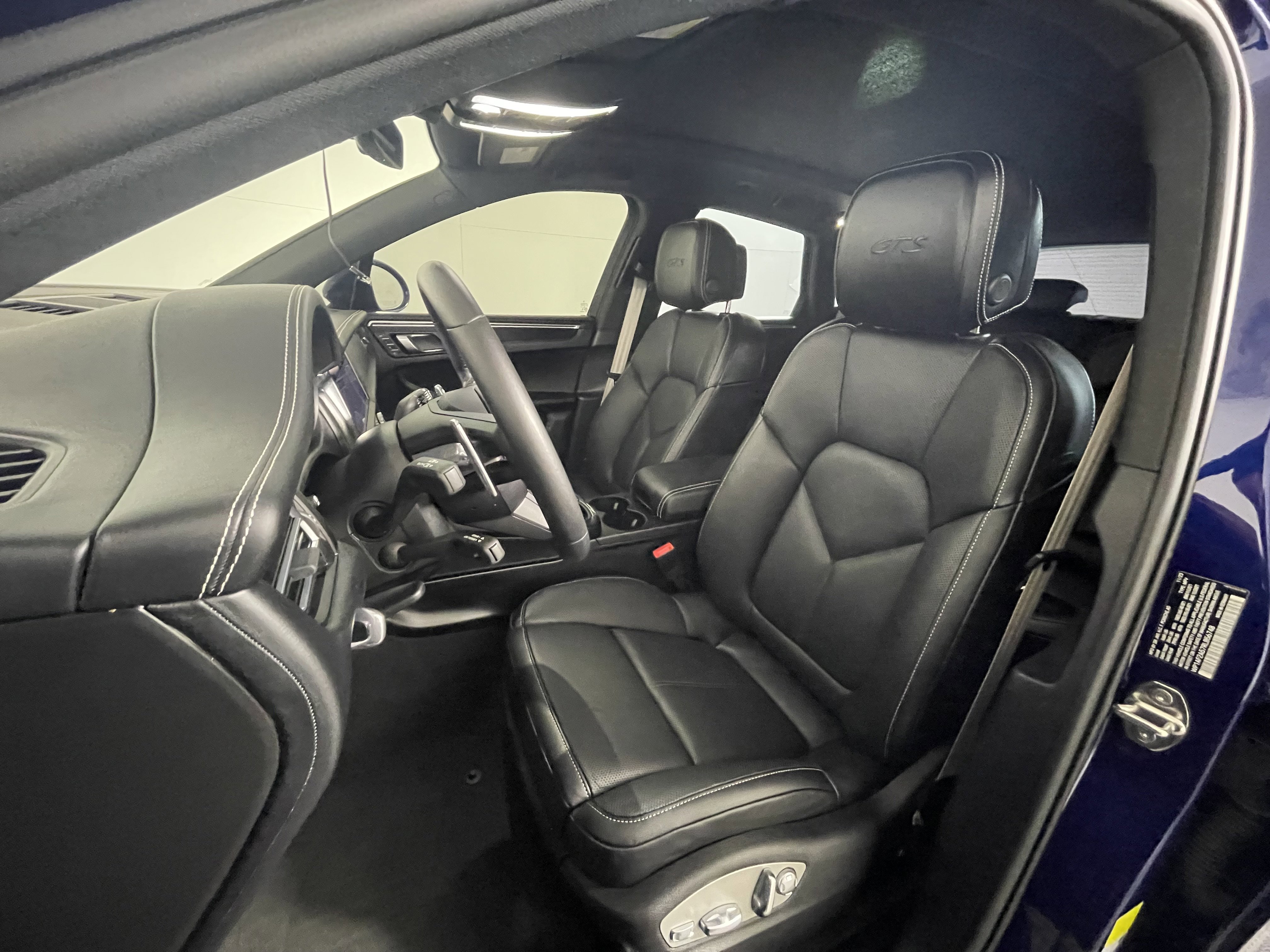 Certified 2024 Porsche Macan GTS image 5