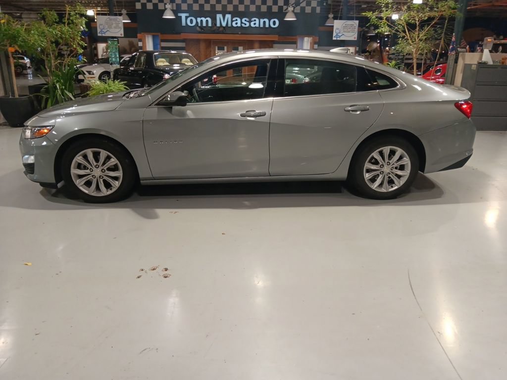 Used 2025 Chevrolet Malibu LT FWD image 9