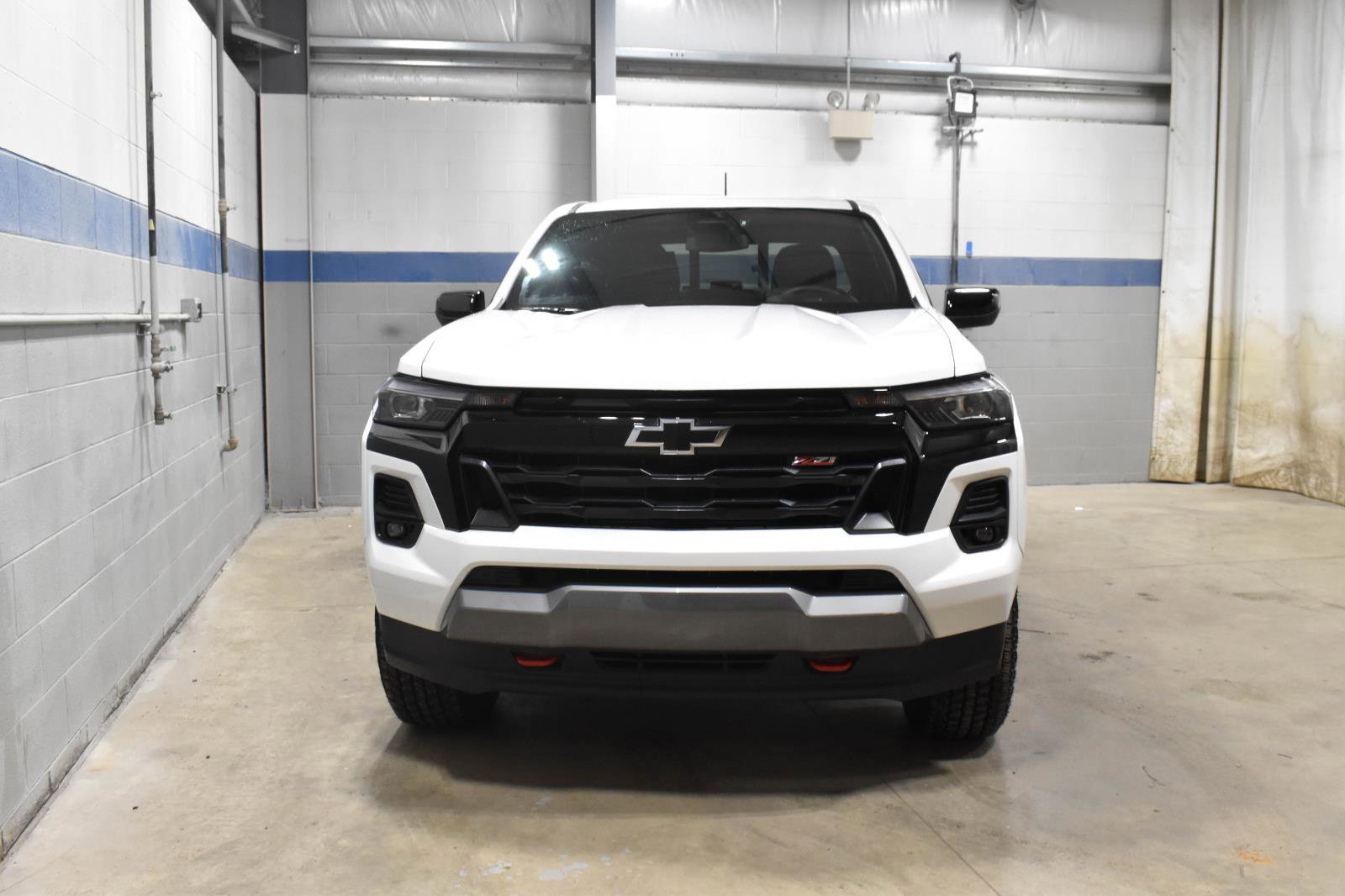 Used 2024 Chevrolet Colorado Z71 AWD/4WD image 31