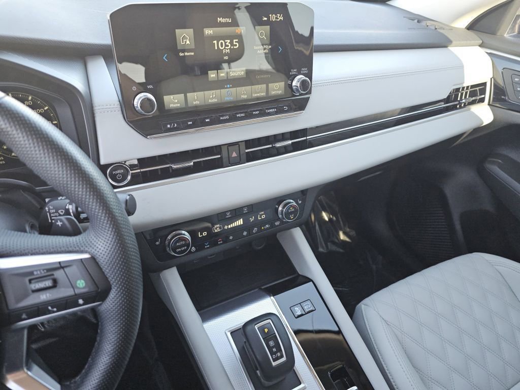 Used 2024 Mitsubishi Outlander SEL image 33