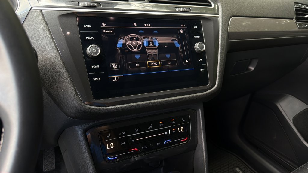 Used 2024 Volkswagen Tiguan SE FWD image 21
