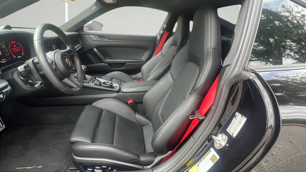 Certified 2025 Porsche 911 Carrera T RWD image 5