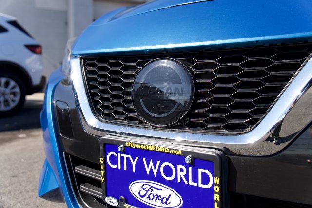 Used 2020 Nissan Versa SV FWD image 11