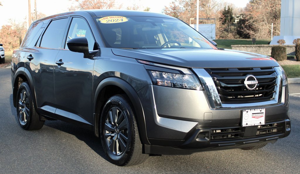 Certified 2024 Nissan Pathfinder S image 4