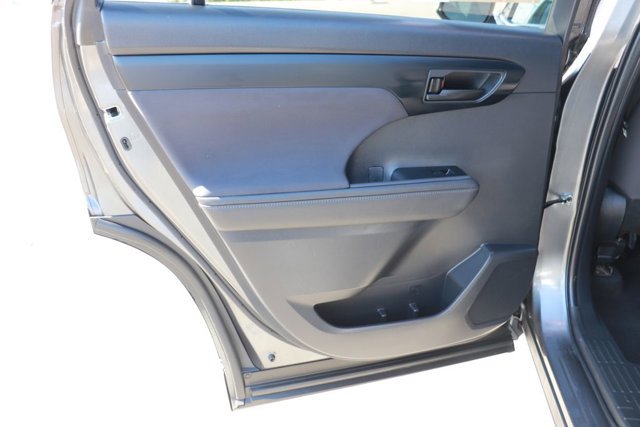Used 2024 Toyota Highlander LE image 13