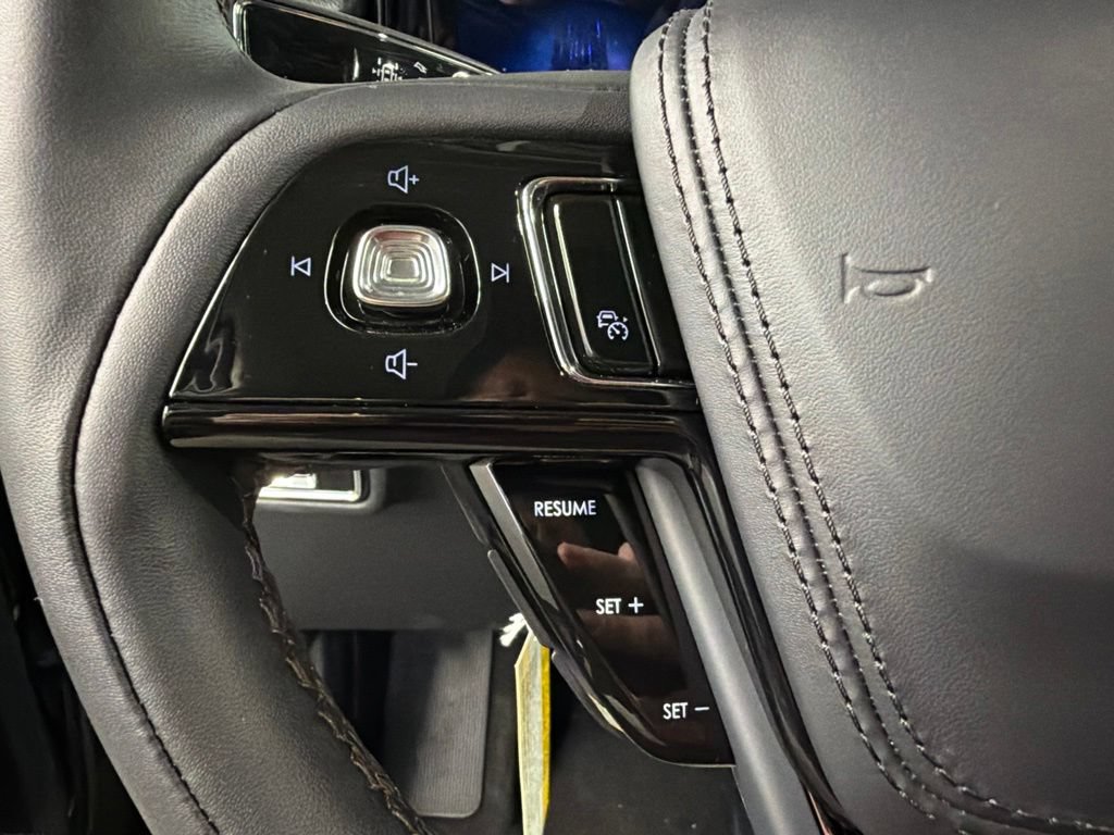 New 2026 Lincoln Aviator Reserve w/ Jet Appearance Package AWD/4WD image 17
