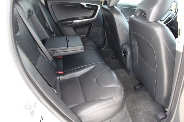 Used 2015 Volvo XC60 T5 Premier w/ Protection Package image 18