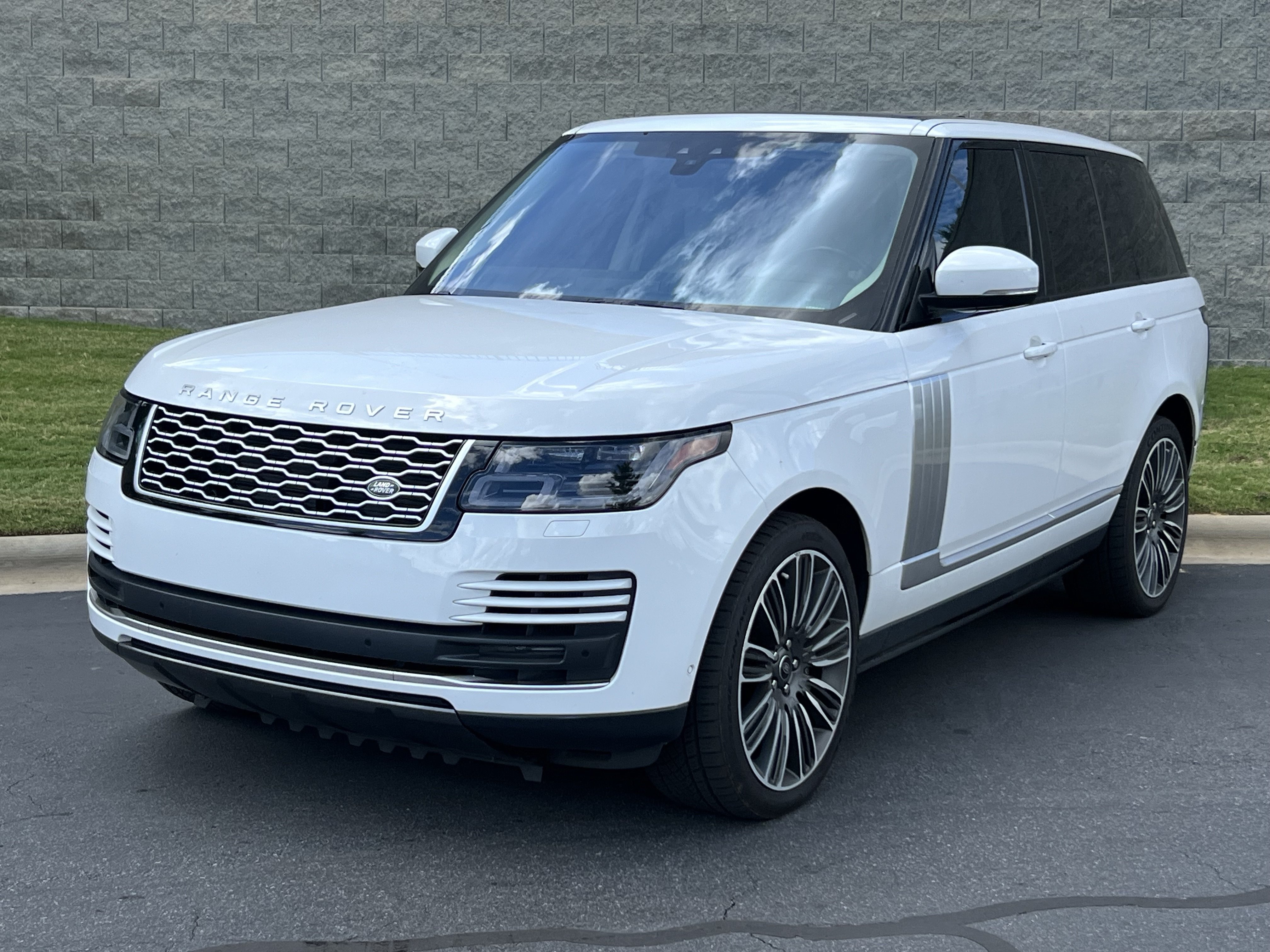 Used 2021 Land Rover Range Rover P525 Westminster Edition AWD/4WD image 2