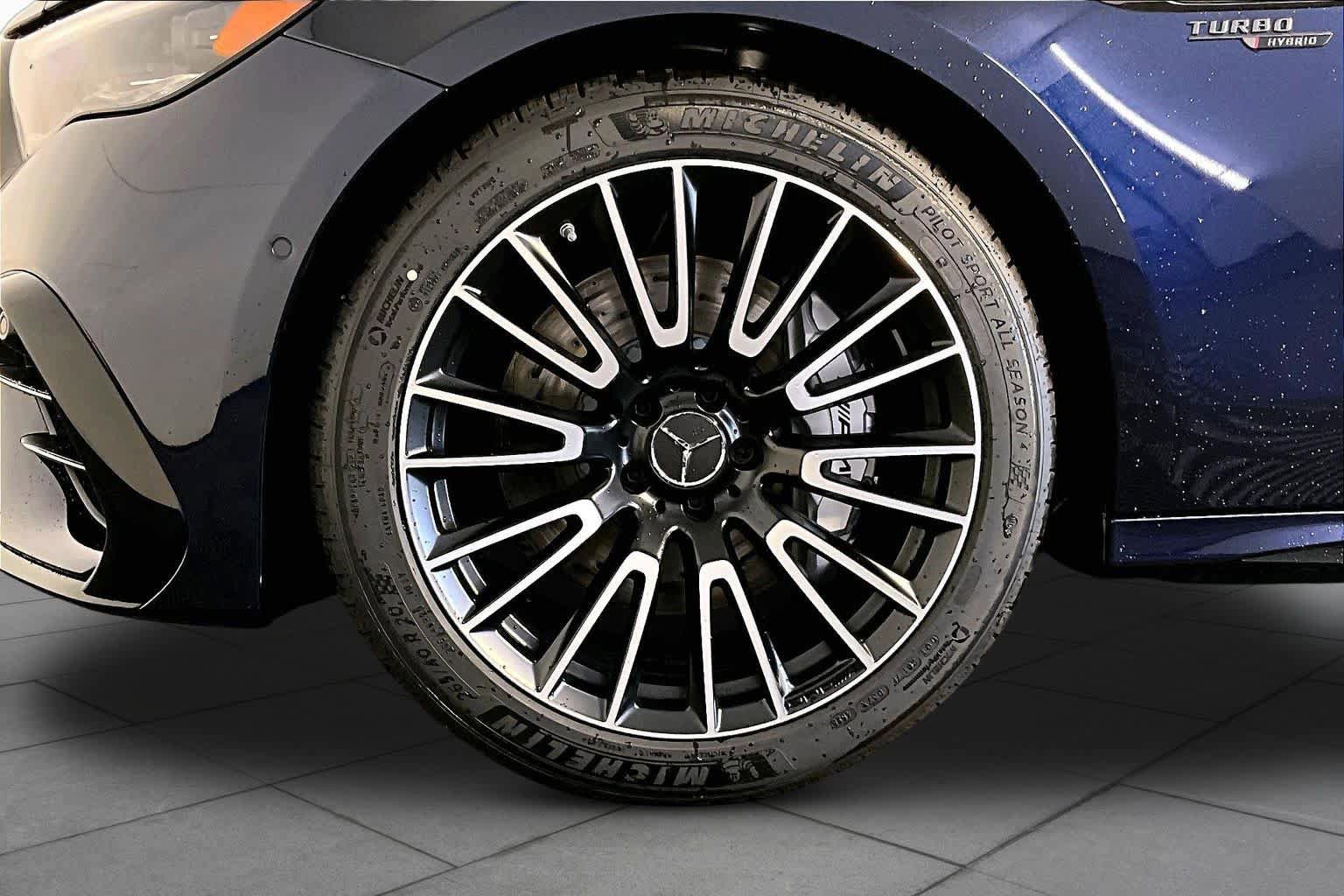 New 2026 Mercedes-Benz E 53 AMG e 4MATIC Sedan image 17