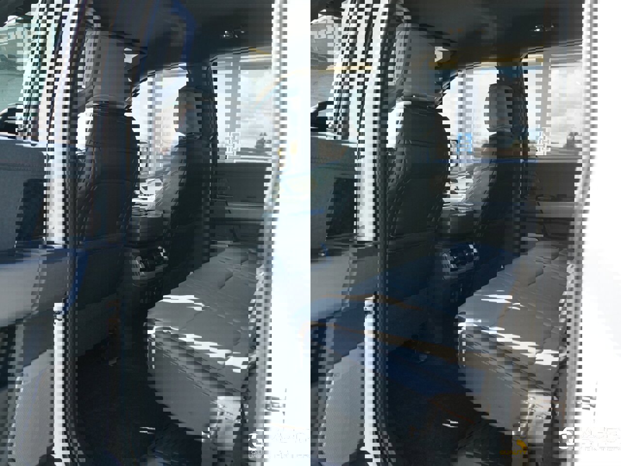 Used 2023 Ford F150 Lightning Lariat image 31