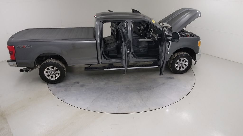 Used 2017 Ford F350 Lariat w/ Chrome Package image 51