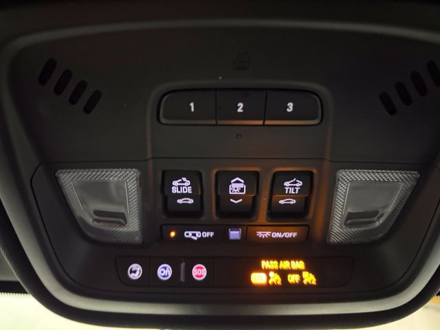 Used 2023 Chevrolet Traverse RS AWD/4WD image 44