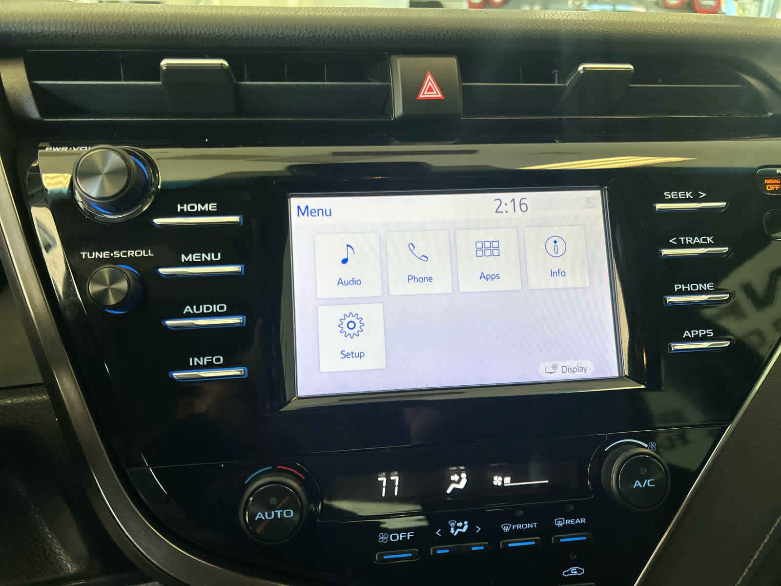 Used 2018 Toyota Camry SE FWD image 24