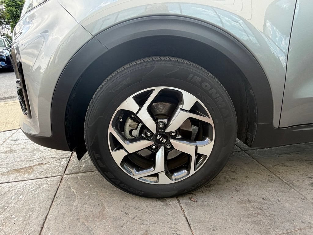Used 2022 Kia Sportage LX FWD image 11
