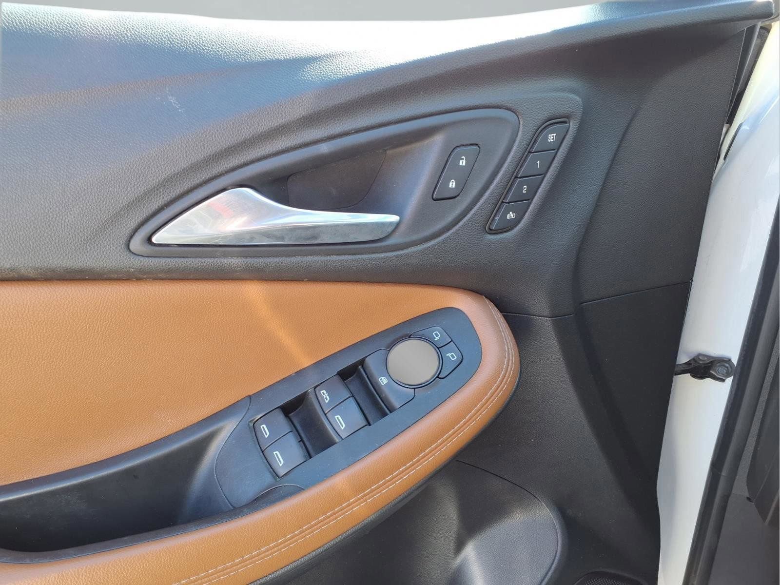 Used 2021 Buick Encore GX Essence w/ Experience Buick Package image 18