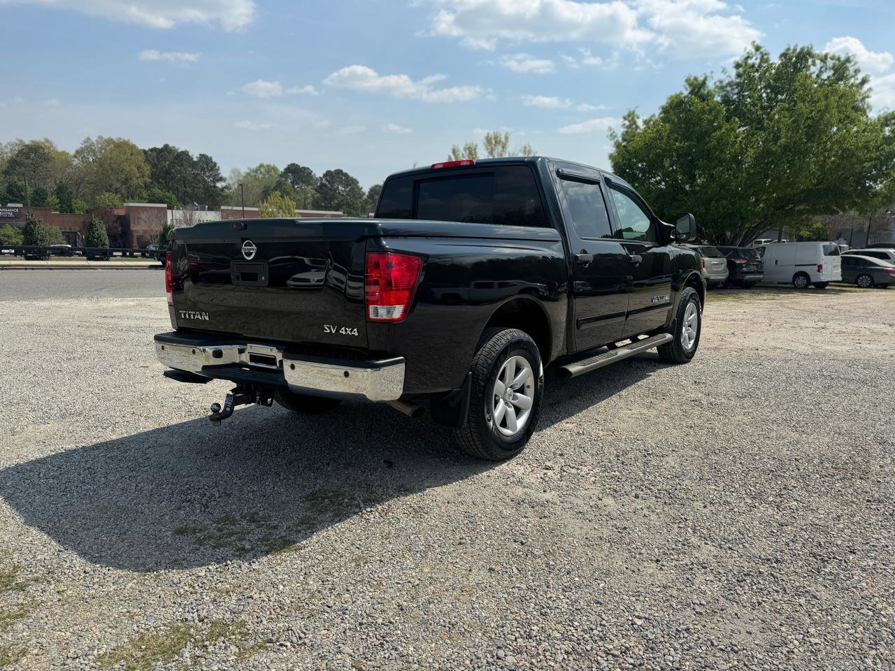 Used 2013 Nissan Titan SV w/ SV Value Truck Pkg image 5