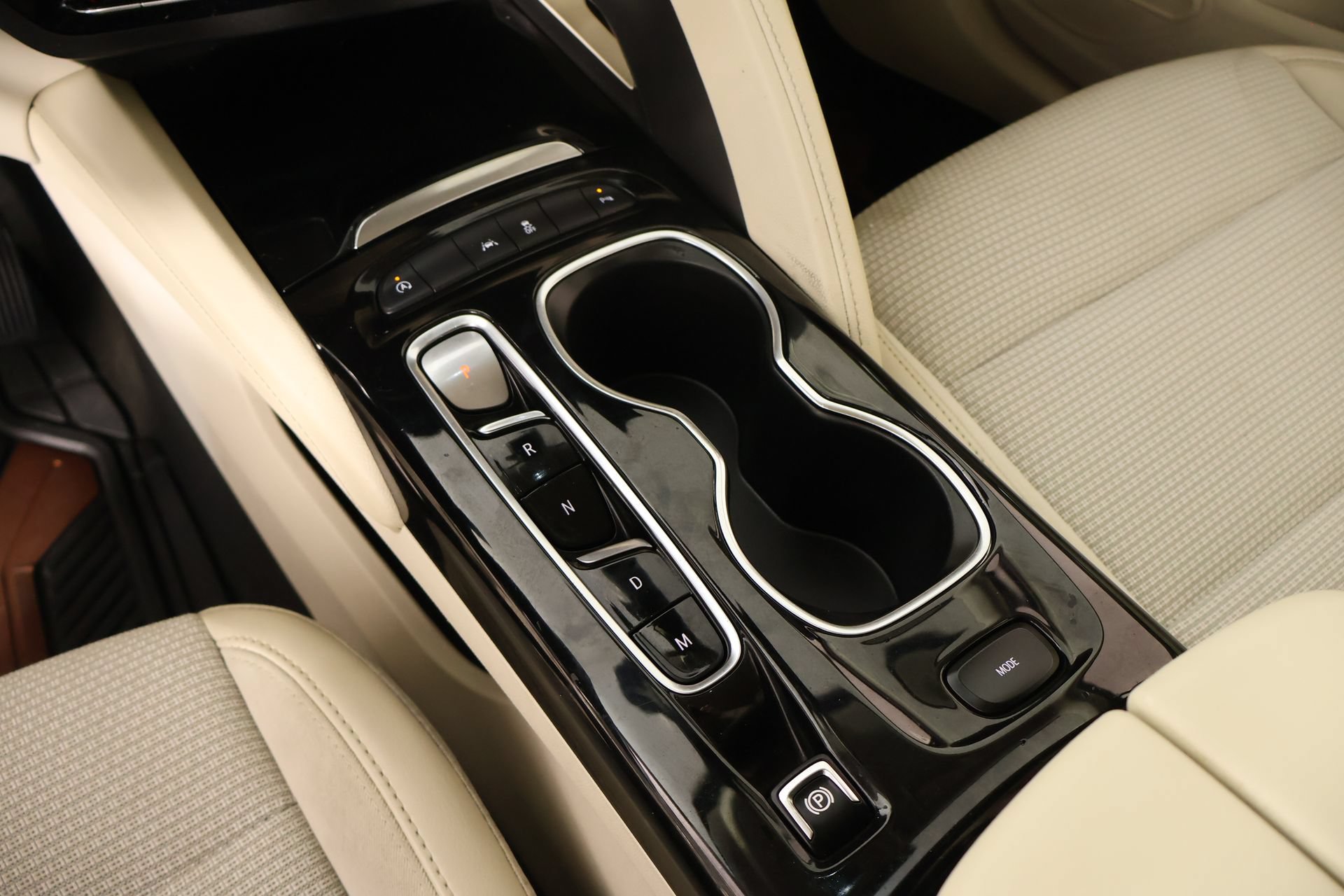Used 2023 Buick Envision Preferred FWD image 8