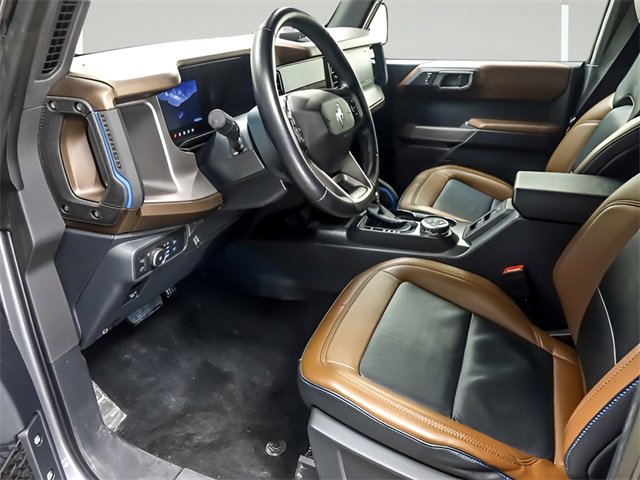 Used 2022 Ford Bronco Outer Banks image 9