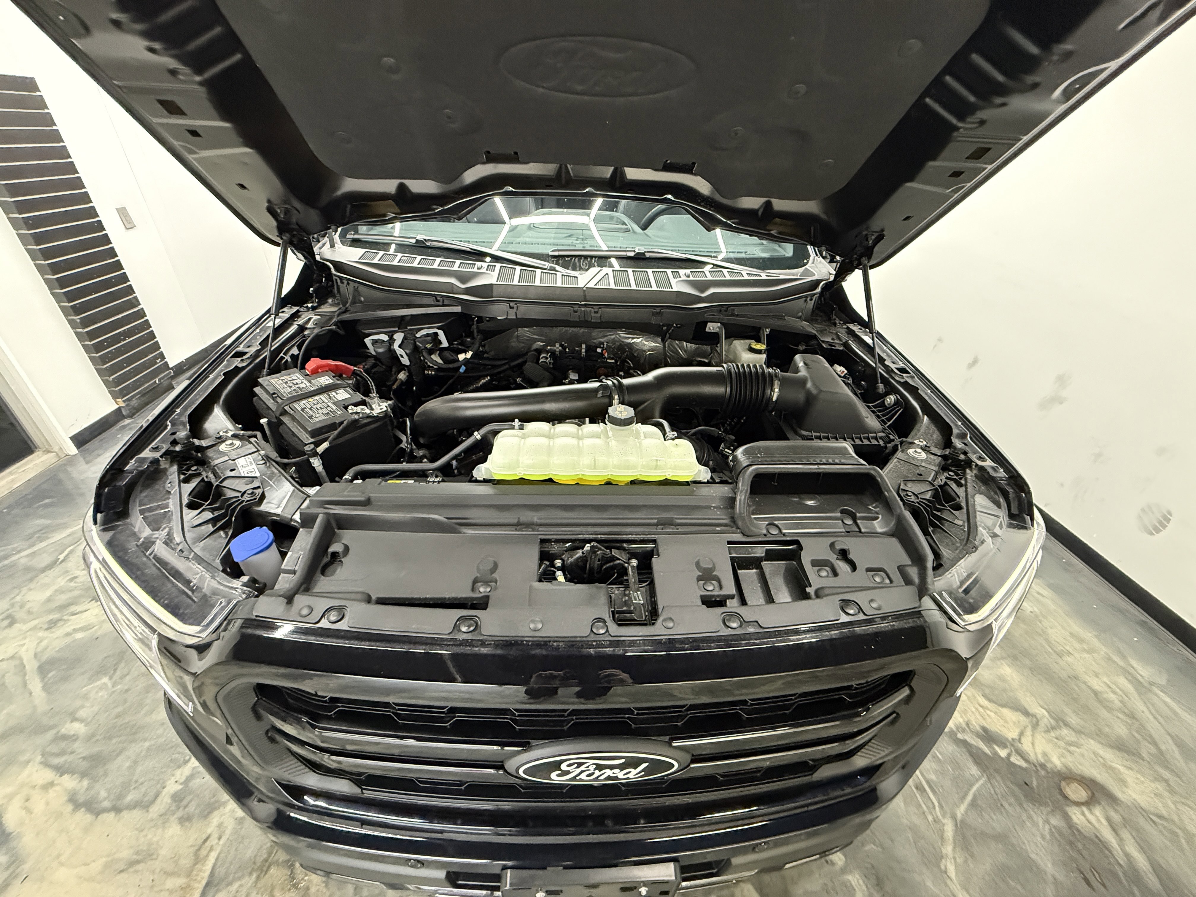 Used 2026 Ford F150 Lariat w/ Equipment Group 502A High AWD/4WD image 39