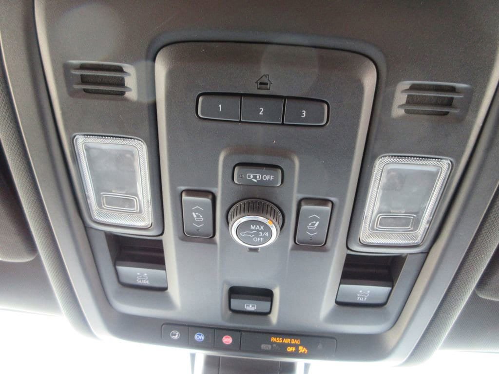 Used 2021 GMC Yukon XL AT4 w/ Technology Package AWD/4WD image 36