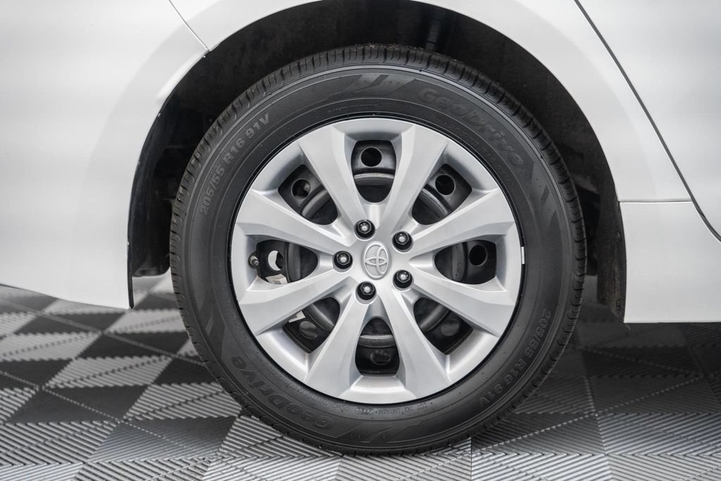 Used 2023 Toyota Corolla LE FWD image 16