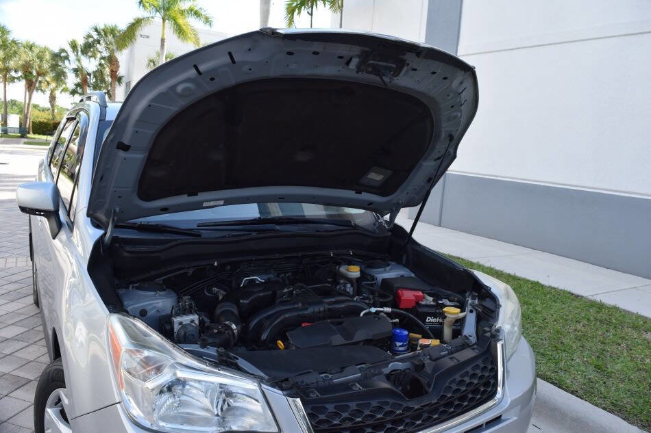 Used 2015 Subaru Forester 2.5i Premium w/ All-Weather Package AWD/4WD image 90