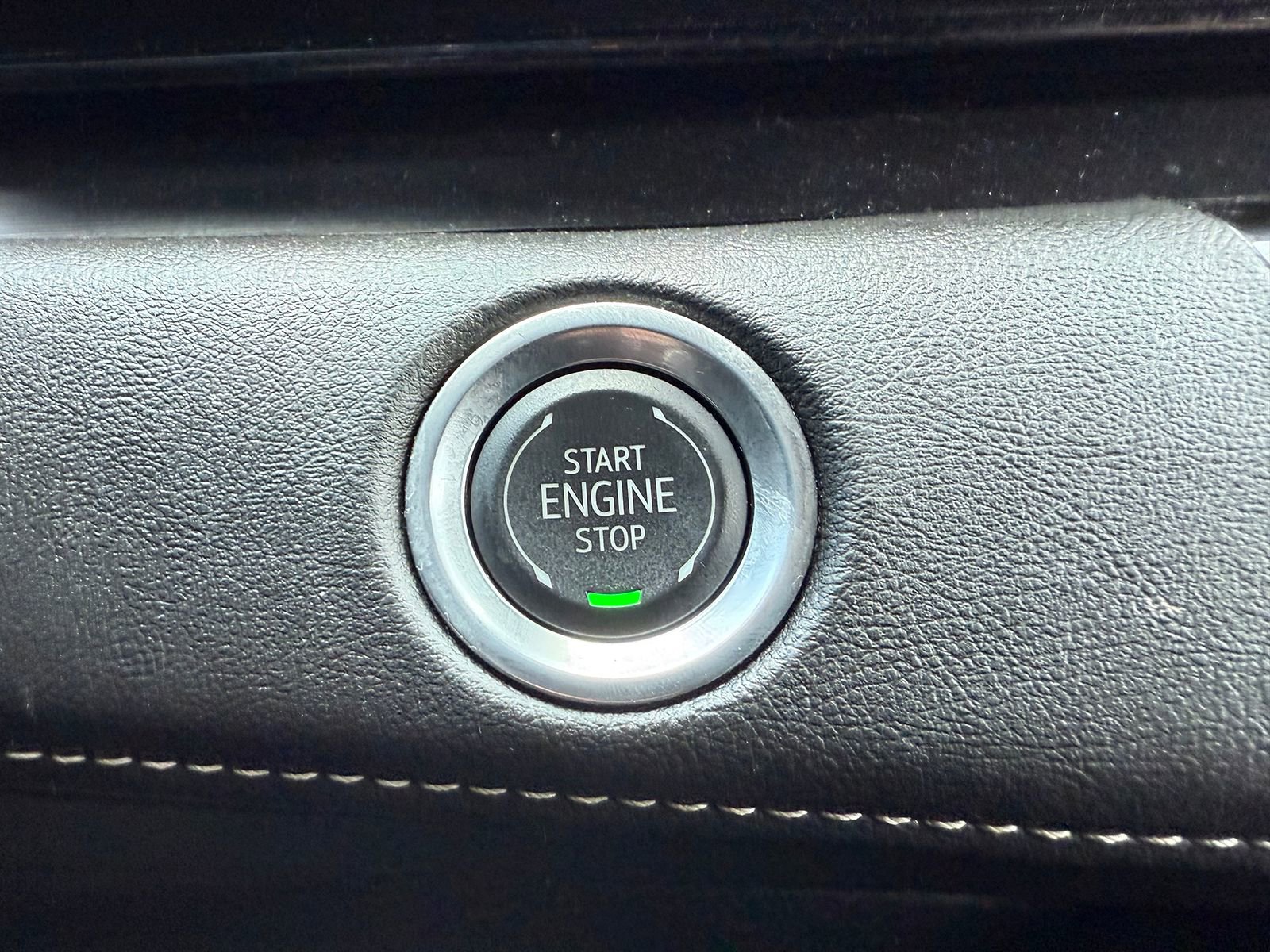 Certified 2024 Cadillac Escalade Premium Luxury AWD/4WD image 37