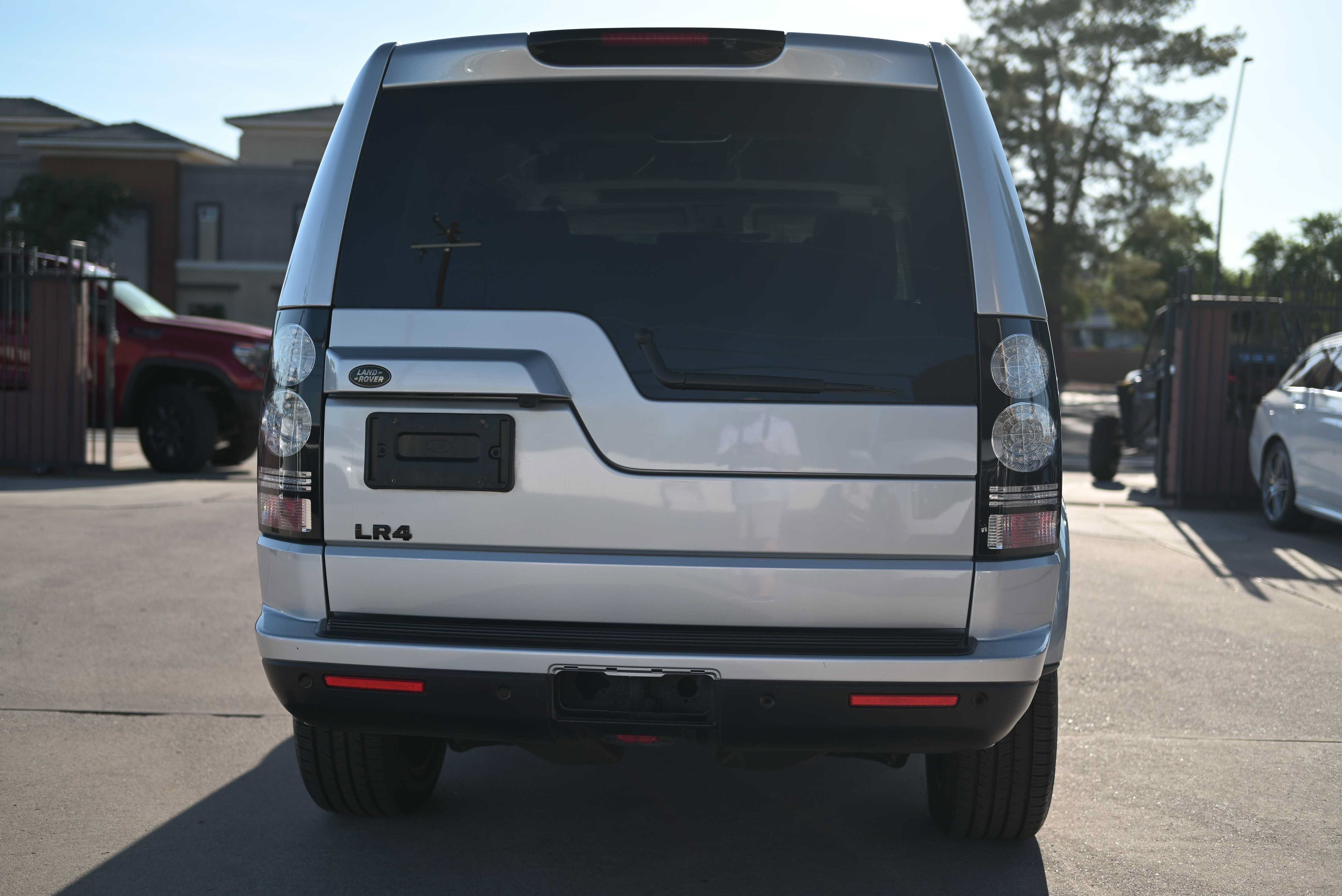 Used 2014 Land Rover LR4 HSE AWD/4WD image 8