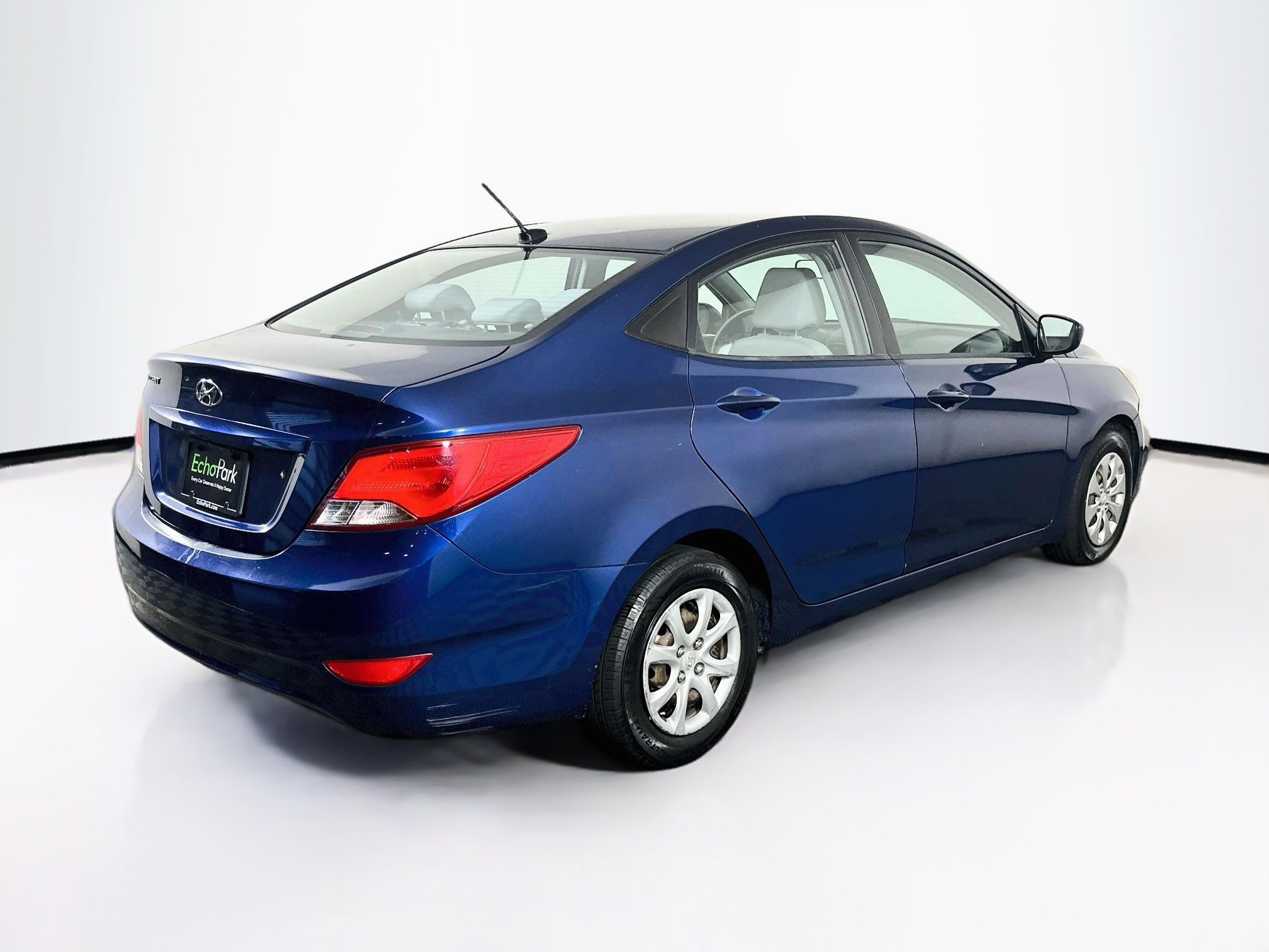 Used 2015 Hyundai Accent GLS FWD image 9