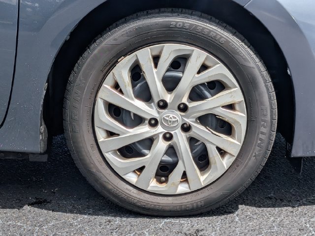 Used 2018 Toyota Corolla LE FWD image 10
