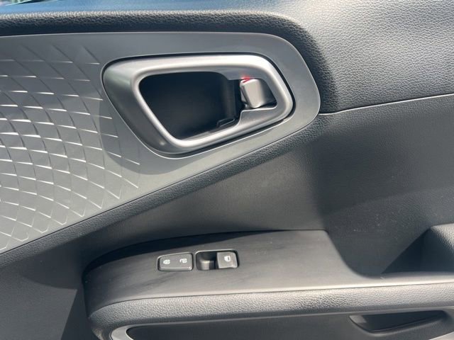 Certified 2025 Kia Soul LX w/ LX Technology Package FWD image 29