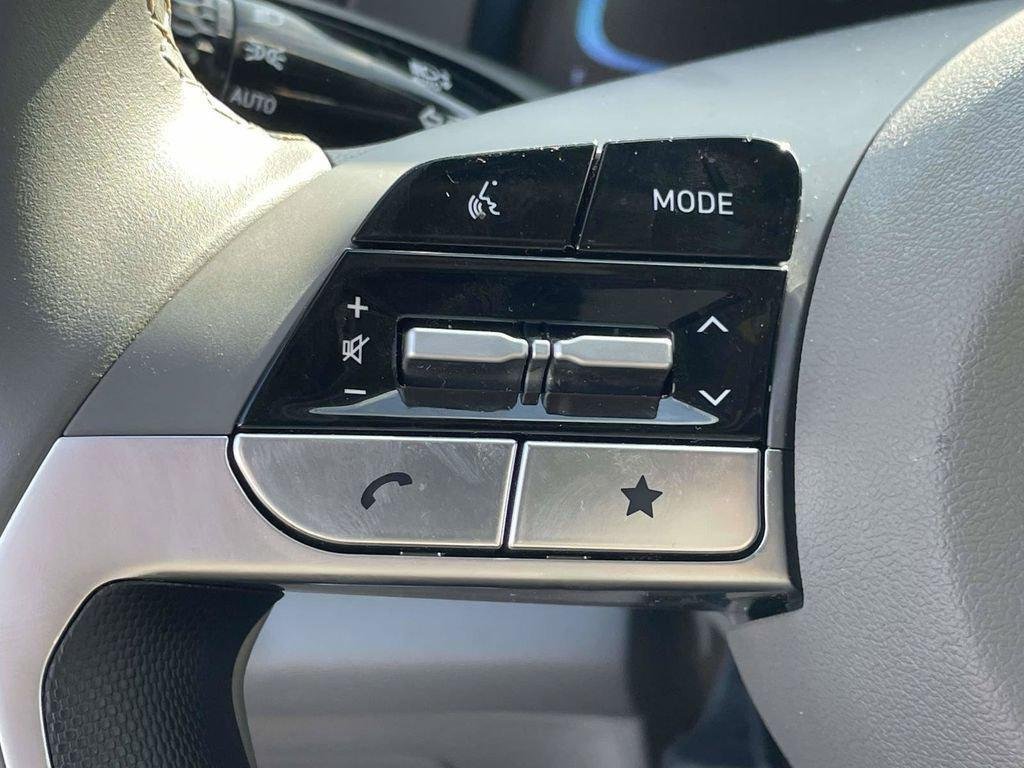 New 2025 Hyundai Elantra Sport FWD image 70