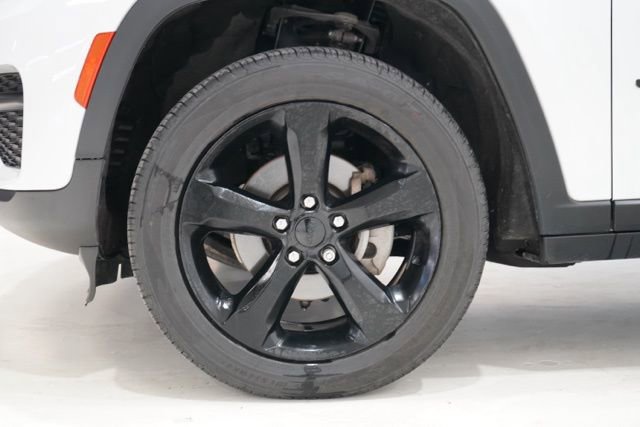 Used 2022 Jeep Grand Cherokee Altitude image 11