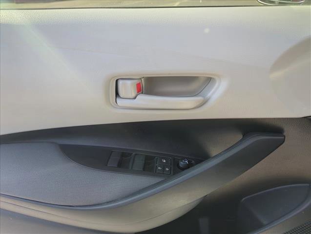 Used 2025 Toyota Corolla LE image 10