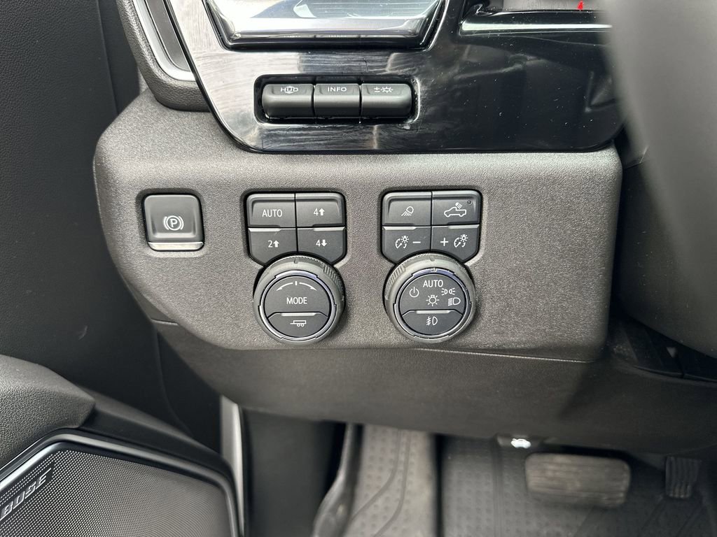 Used 2025 Chevrolet Silverado 1500 High Country image 30