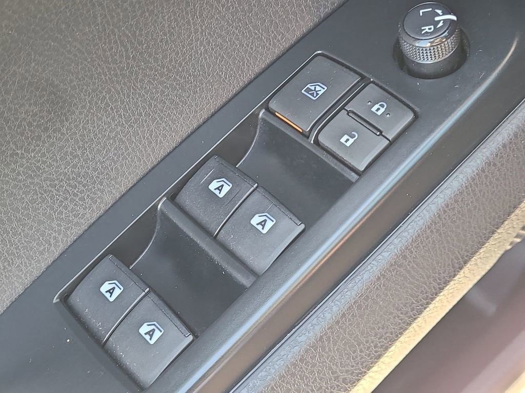 Used 2019 Toyota Camry LE image 31