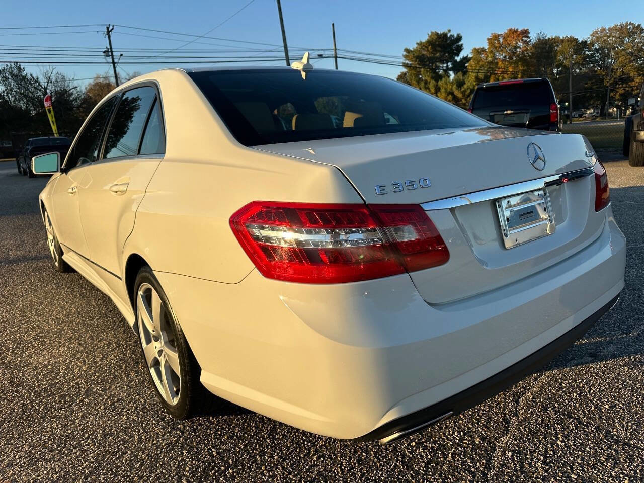 Used 2011 Mercedes-Benz E 350 4MATIC Sedan image 19