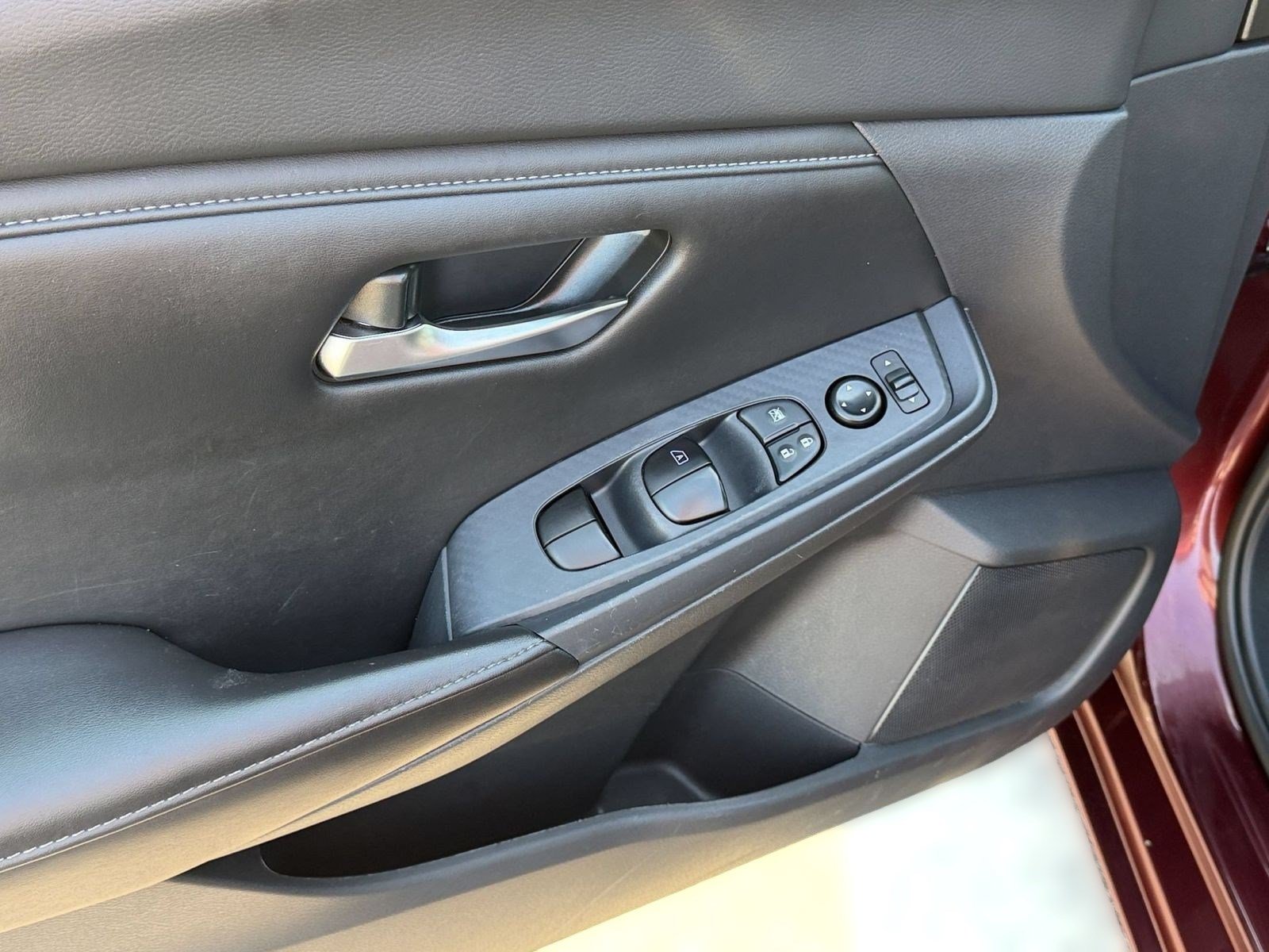 Used 2025 Nissan Sentra SV FWD image 17
