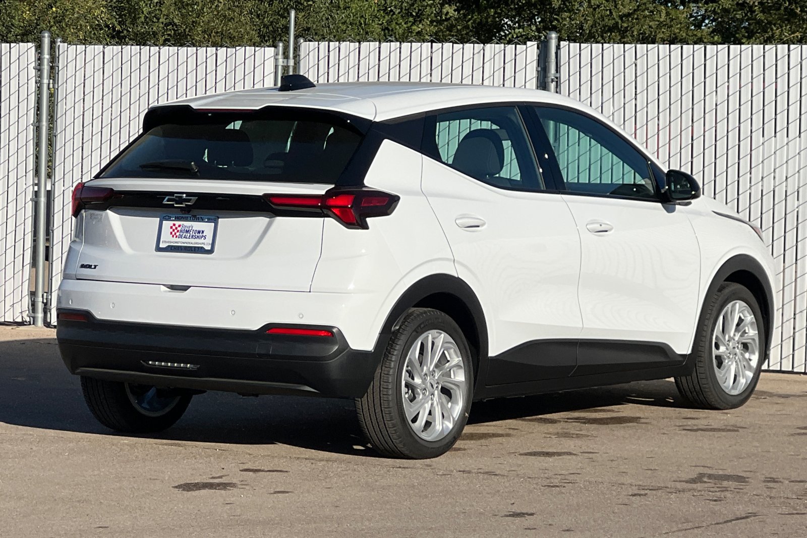 New 2027 Chevrolet Bolt LT w/ Comfort Package FWD image 4