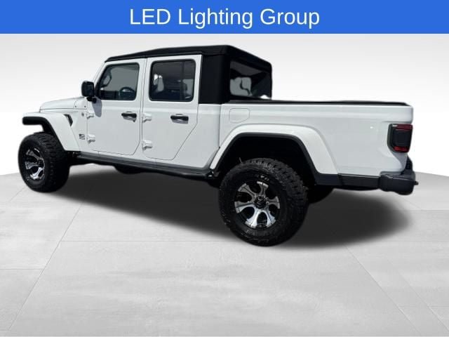 Used 2021 Jeep Gladiator Overland w/ LED Lighting Group AWD/4WD image 6