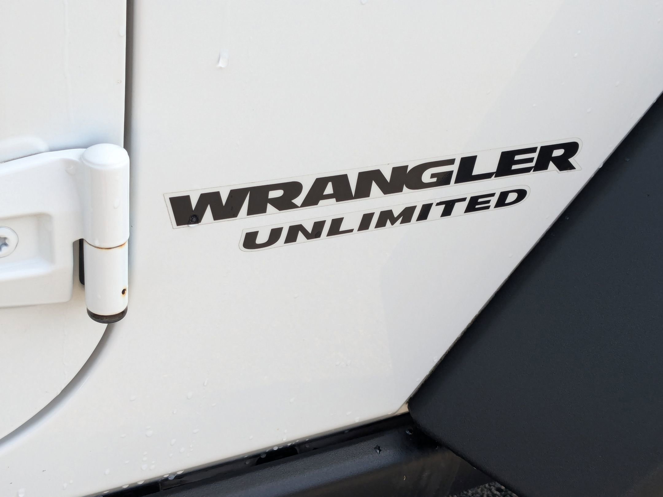 Used 2017 Jeep Wrangler Unlimited Rubicon w/ Connectivity Group image 37