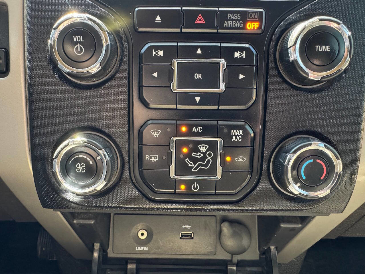 Used 2014 Ford F150 XLT w/ Equipment Group 302A Luxury image 20