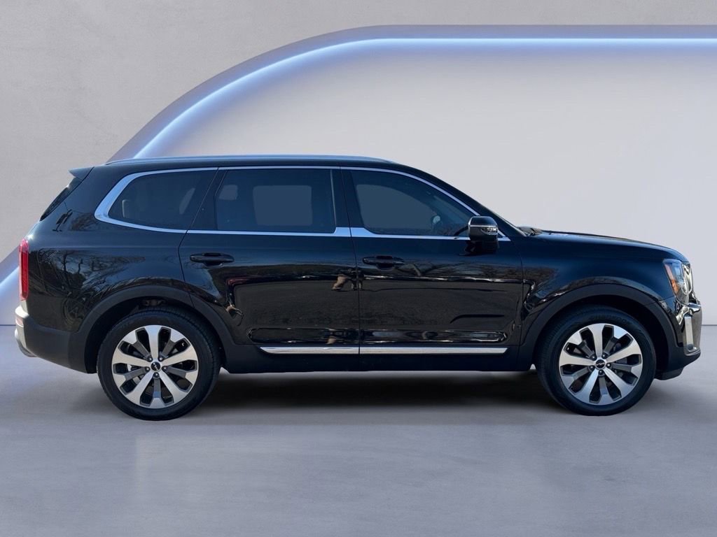 Used 2022 Kia Telluride EX w/ EX Premium Package image 2