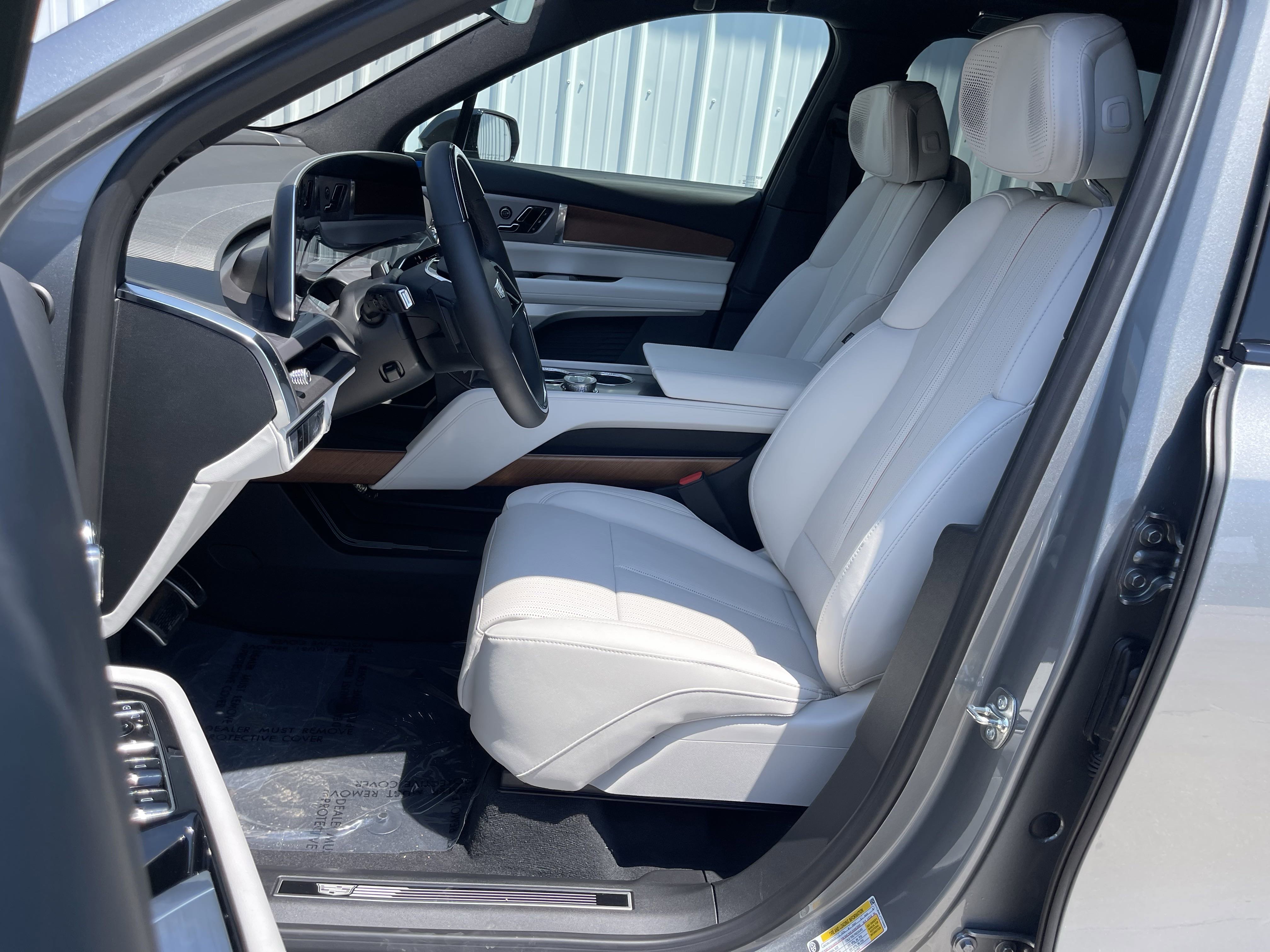 New 2026 Cadillac Vistiq Sport image 7