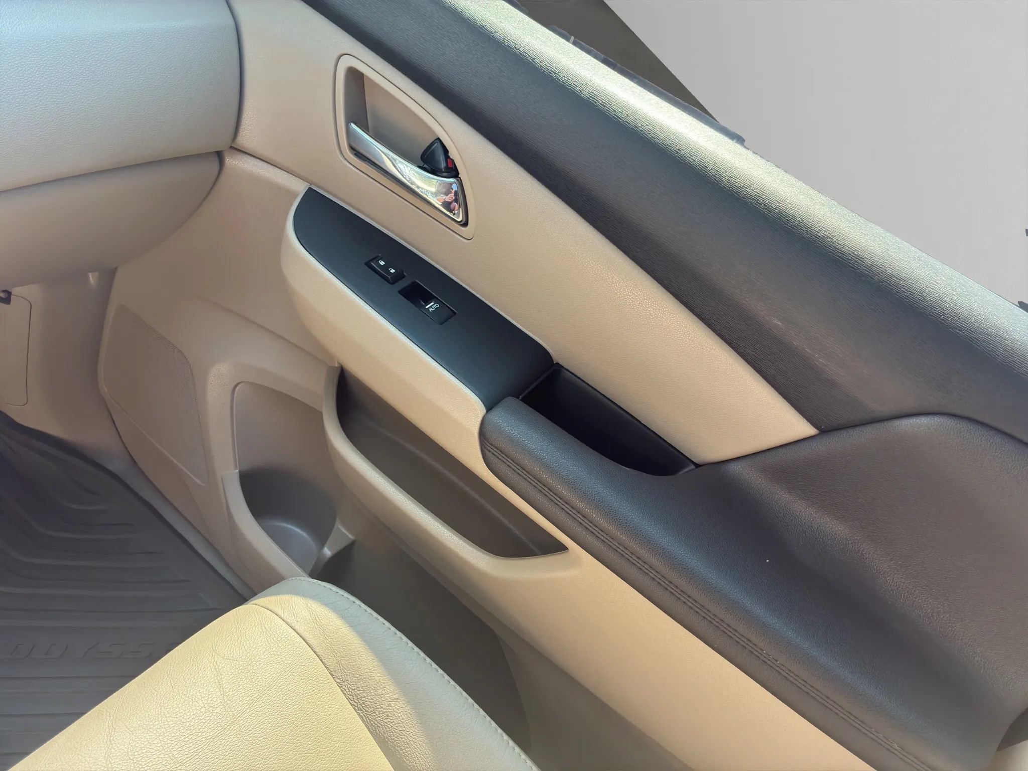 Used 2015 Honda Odyssey EX-L image 18