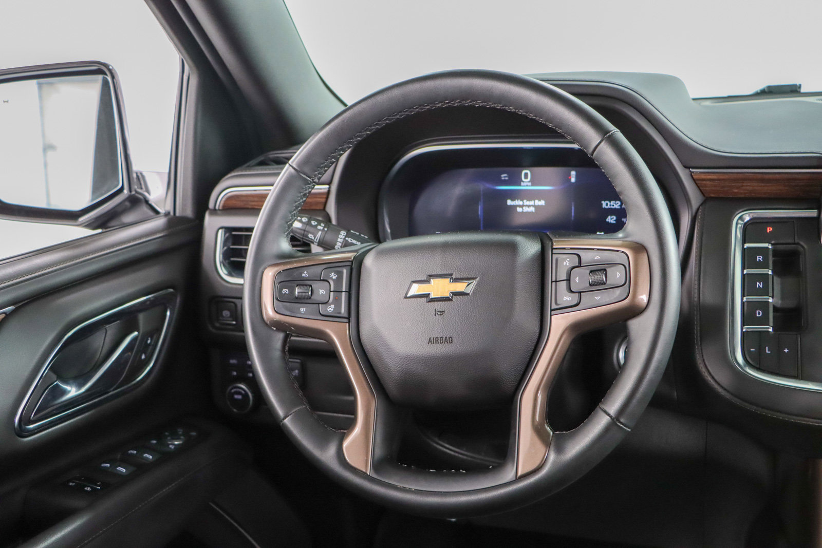 Used 2023 Chevrolet Suburban High Country image 13