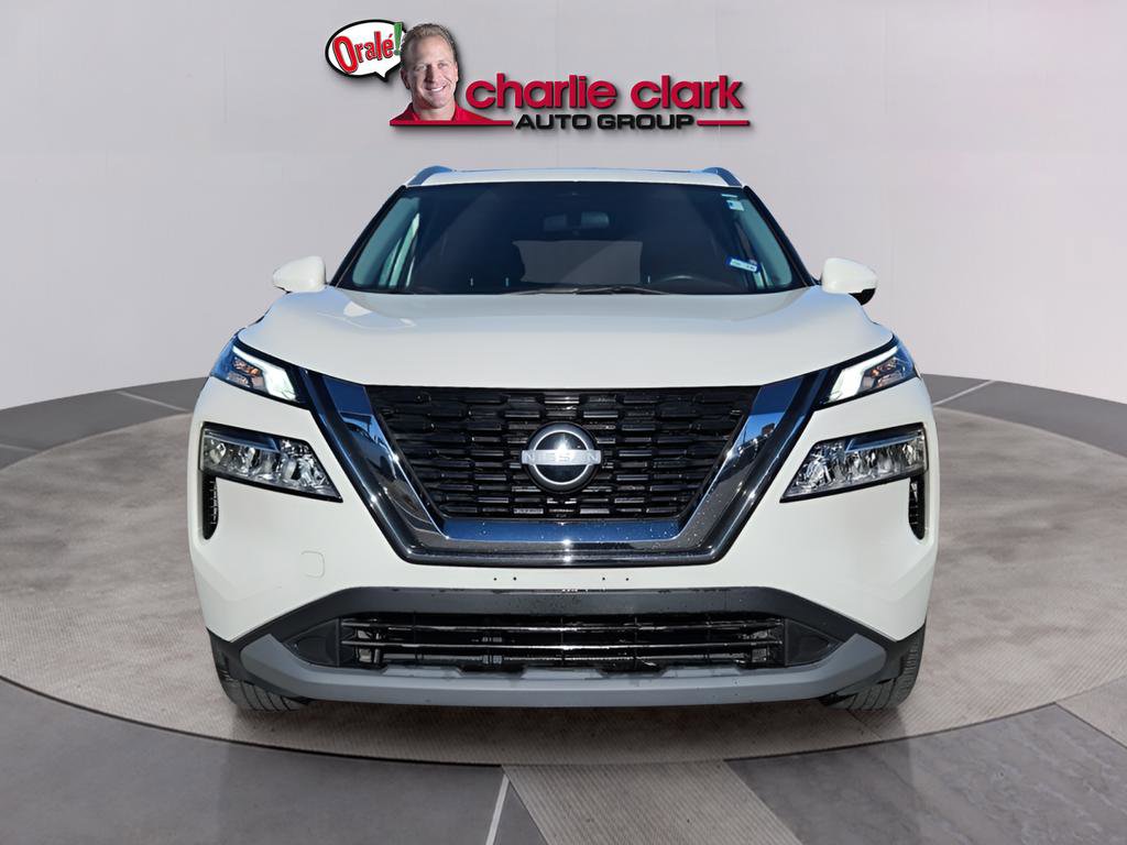 Used 2023 Nissan Rogue SV w/ SV Premium Package image 2